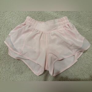Lululemon Light Pink Hotty Hot 2.5 Low Rise, Size 0